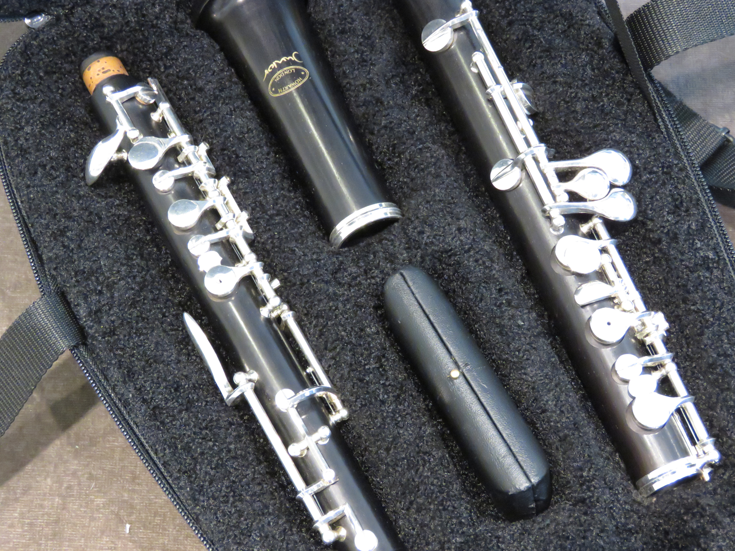 OBOE HOWARTH JUNIOR, SEMIAUTO.GEBR Die Holzbläser